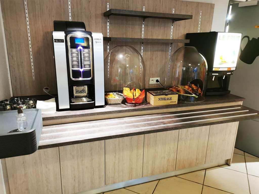 Brit Hotel Essentiel Tours Nord Ресторан фото